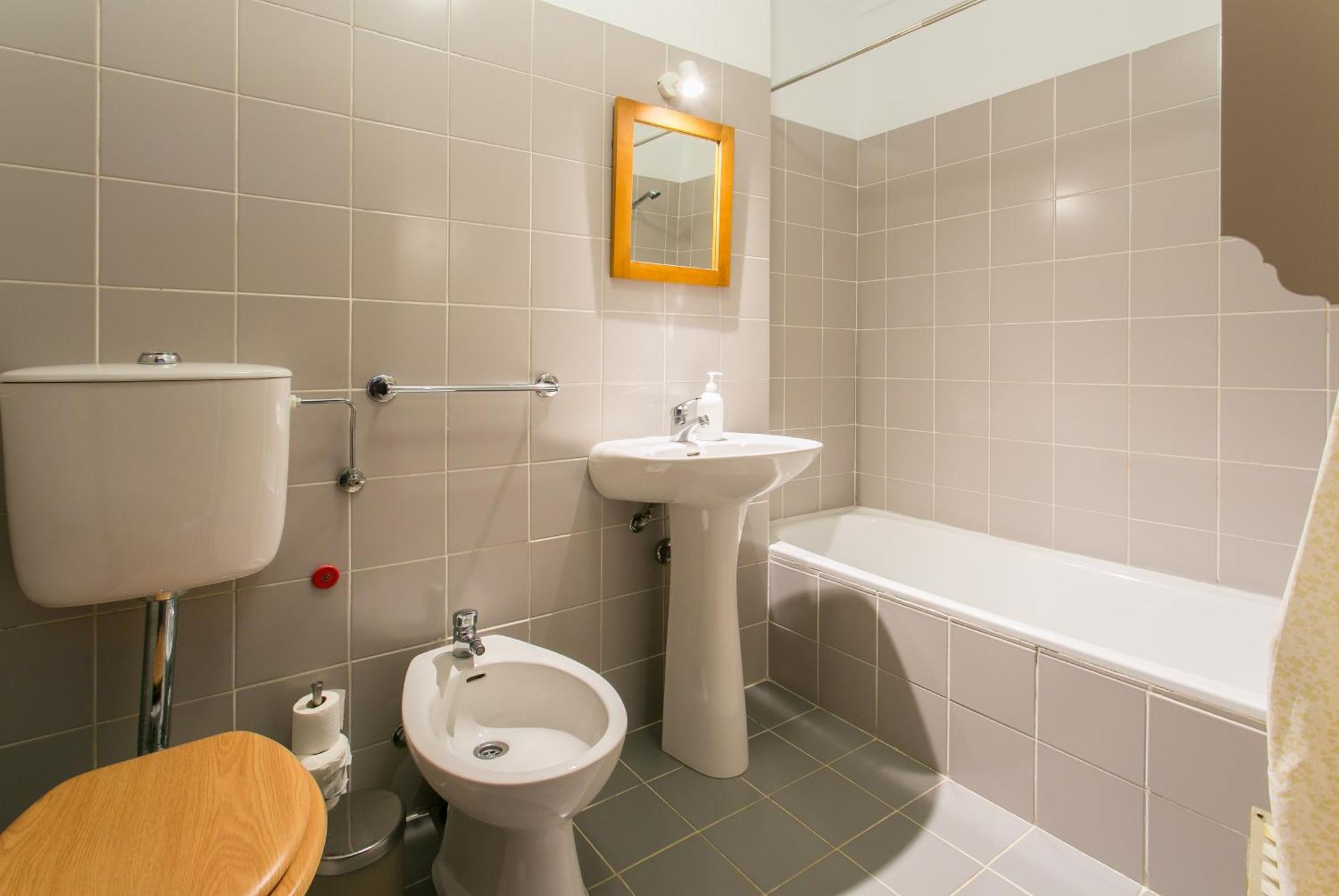 Apartamento Central E Confortavel Junto Ao Bairro Da Graca Lisbon Bagian luar foto